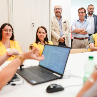 El alcalde de Madrid, José Luis Martínez-Almeida, en la inauguración del Centro Municipal del Voluntariado