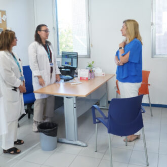 La vicealcaldesa de Madrid y delegada de Seguridad y Emergencias, Inma Sanz, visita el Centro de Atención a las Adicciones de Hortaleza