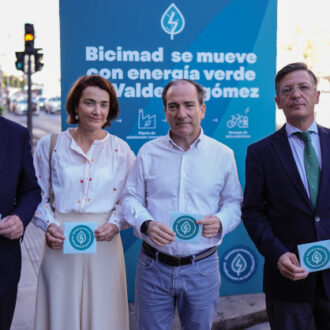 El delegado de Urbanismo, Medio Ambiente y Movilidad, Borja Carabante, en la presentación del nuevo distintivo que lucirán las estaciones de bicimad