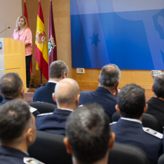 La vicealcaldesa de Madrid y delegada de Seguridad y Emergencias, Inma Sanz, preside la entrega de despachos de la XIV promoción de inspectores de Policía Municipal de Madrid