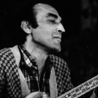 El músico Chicho Sánchez Ferlosio, en el documental 'Mientras el cuerpo aguante', de Fernando Trueba