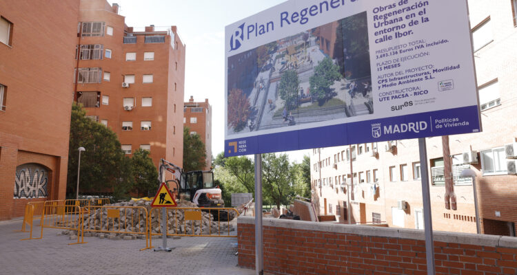 El delegado de Políticas de Vivienda, Álvaro González, visita el inicio de las obras para la regeneración integral de este ámbito de Entrevías