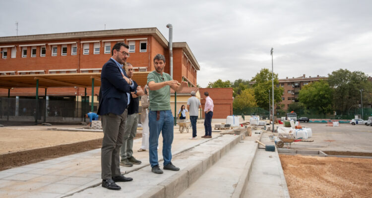 González Pereira, en la visita al CEIP El Quijote de Villa de Vallecas