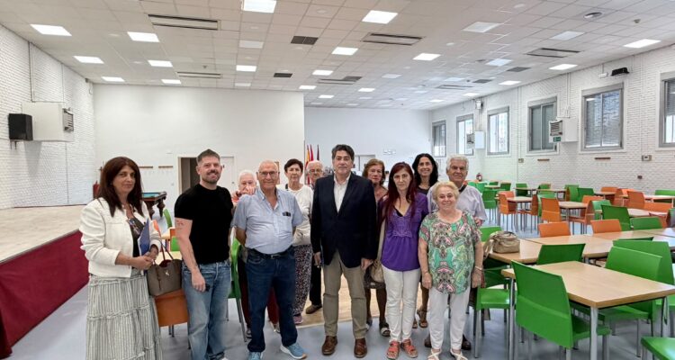 David Pérez visita el Centro de Mayores Nuestra Señora de La Merced tras las obras de reforma