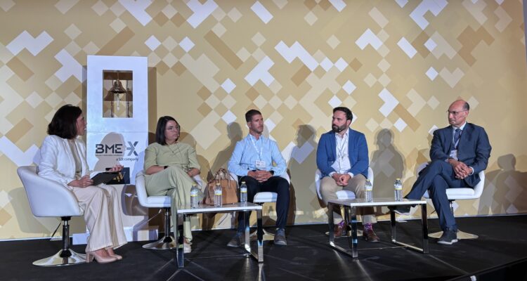 El concejal delegado de Innovación y Emprendimiento, Ángel Niño, participa en la mesa redonda ‘El impacto de la IA en la empresa’, en el marco de Al Andalus Innovation Venture en Sevilla