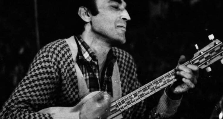 El músico Chicho Sánchez Ferlosio, en el documental 'Mientras el cuerpo aguante', de Fernando Trueba