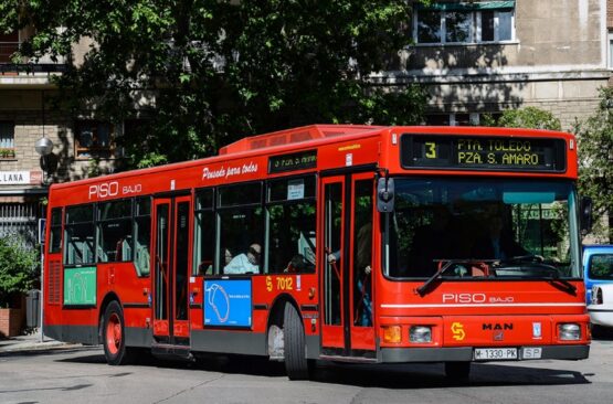 Modelo MAN NL202 de piso bajo del año 1994, participante en la SEM