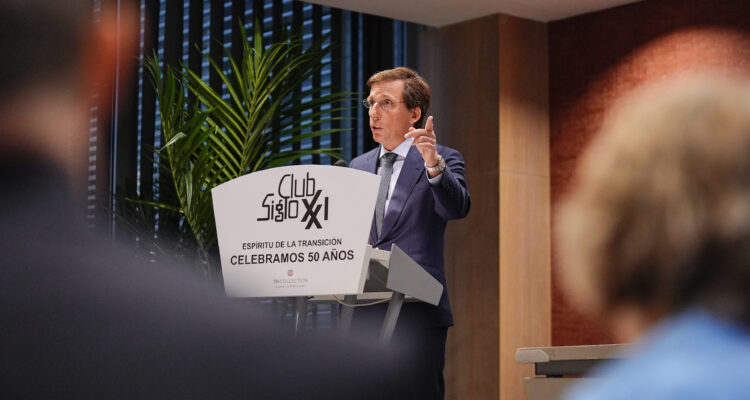 José Luis Martínez-Almeida ha protagonizado el desayuno-coloquio organizado por el Club Siglo XXI