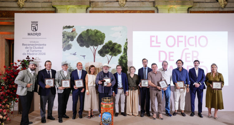 Almeida entrega los Reconocimientos de la ciudad al turismo de Madrid 2026. Crédito del autor de la ilustración: Félix Díaz de Escauriaza