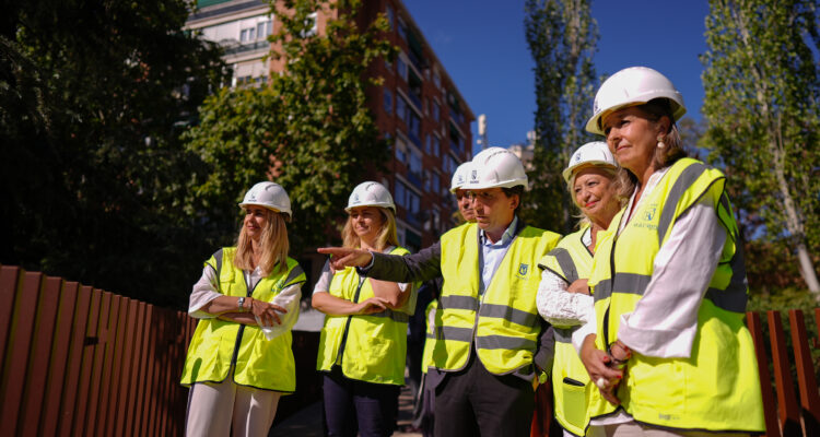 Almeida visita las obras de construcción de Parque Ventas