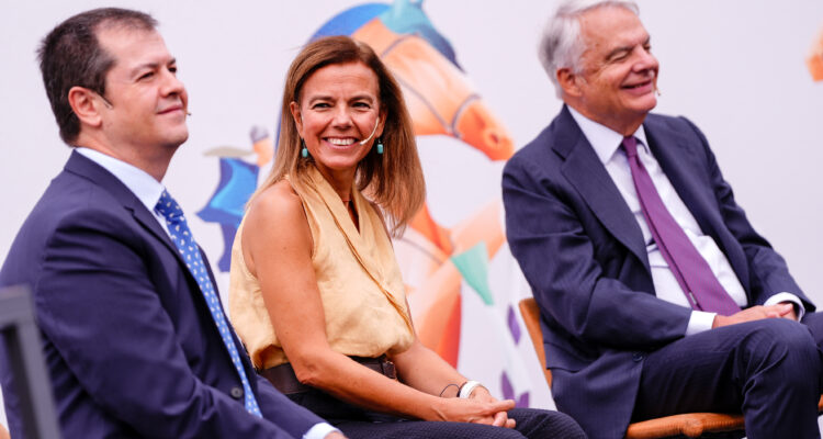 La concejala delegada de Turismo, Almudena Maíllo, ha participado esta mañana, en la plaza de Oriente, en la presentación de Mutua Madrid Horse Week