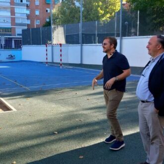 Nacho Pezuela, en la visita a las obras de los colegios Sainz de Vicuña y Regimiento Inmemorial del Rey