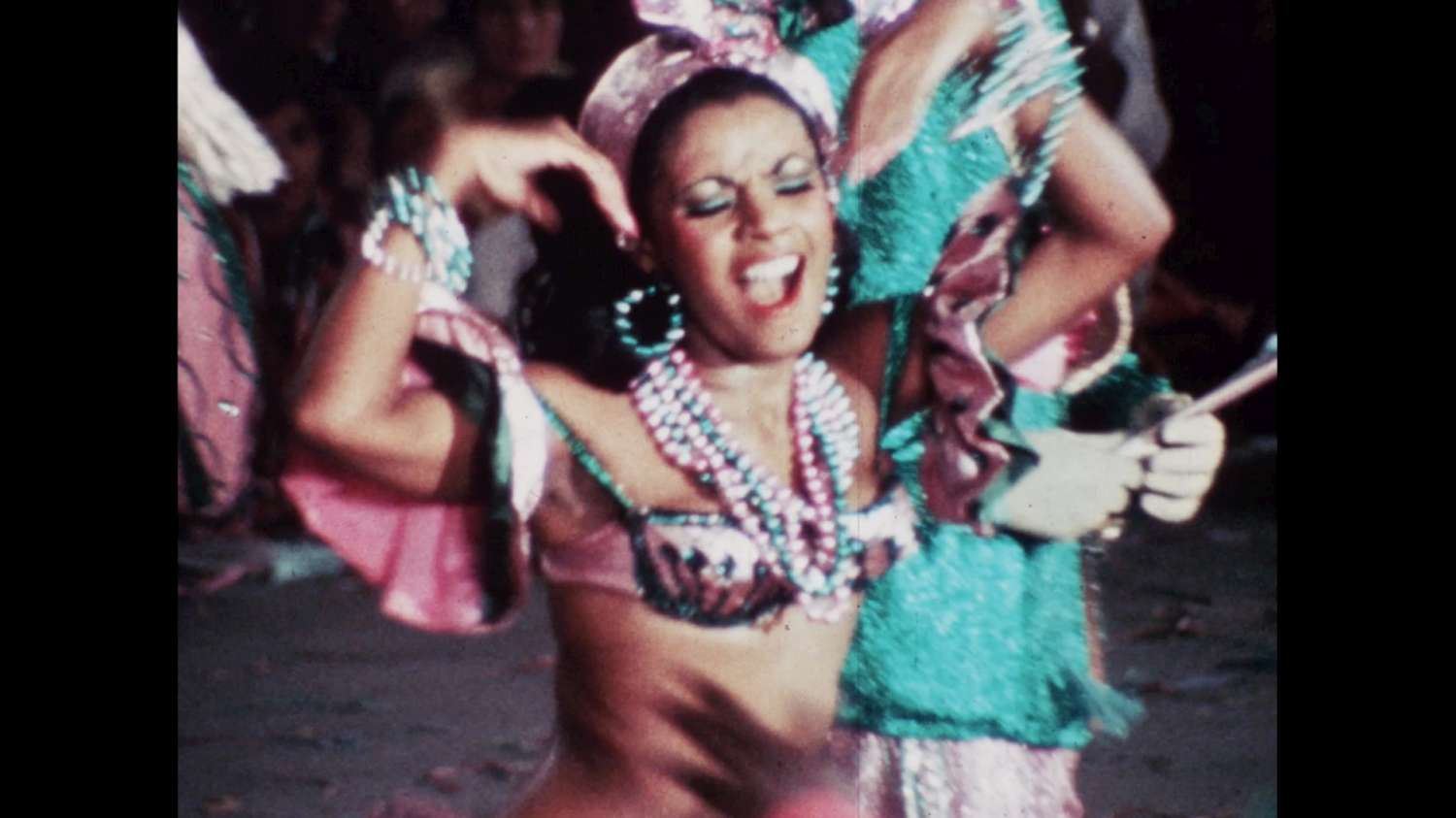 Fotograma con una bailarina brasileña