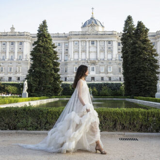 Desfile inaugural en los jardines de Sabatini