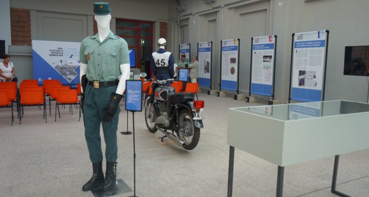 Imagen de la exposición 1986. Plaza de la República Dominicana. 12 vidas, una herida permanente