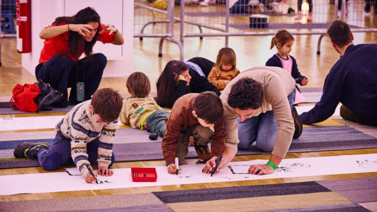 Niños y niñas en una de las actividades del festival FLIC