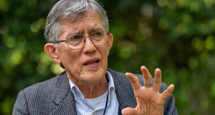 El biólogo y científico mexicano, Antonio Lazcano