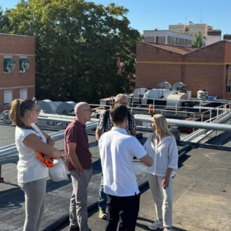 Álvarez visita las obras del Centro Cultural la Elipa