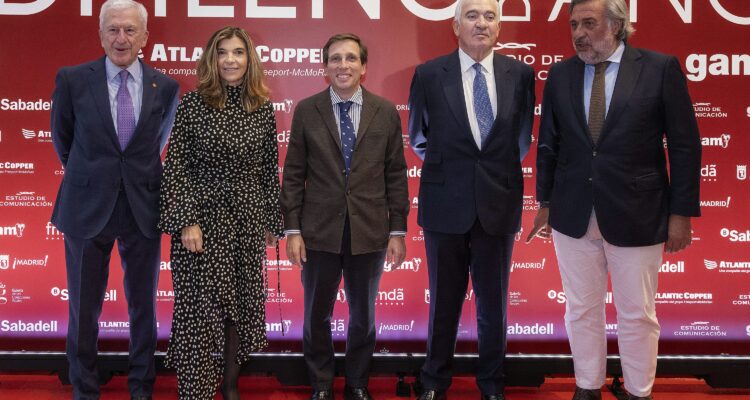 El alcalde de Madrid, José Luis Martínez-Almeida, en la sexta edición del galardón Madrileño del Año