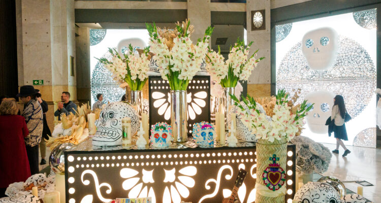 Presentación de los altares mexicanos del Día de Muertos