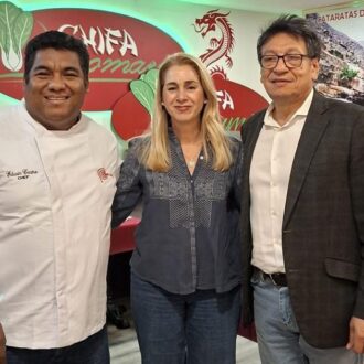 La concejala Nadia Álvarez en la Ruta Gastronómica 2026 de Ciudad Lineal