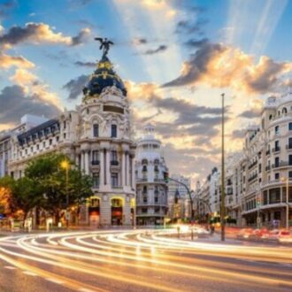 Intersección de la Gran Vía de Madrid con la calle de Alcalá (imagen de archivo)