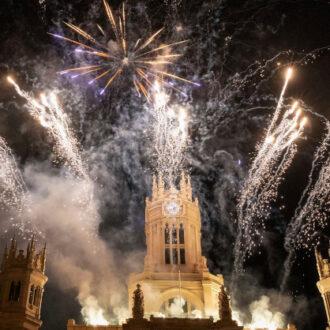 La plaza de Cibeles, durante el espectáculo piromusical para celebrar el Día de la Hispanidad