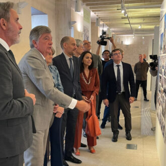 El delegado de Políticas de Vivienda y presidente de la Empresa Municipal de la Vivienda y Suelo de Madrid (EMVS Madrid), Álvaro González, en la inauguración de la XXIII Semana Internacional de la Arquitectura