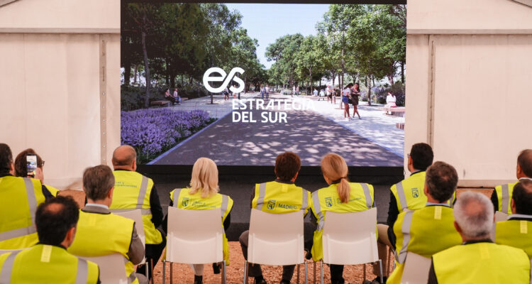Almeida visita Las obras de remodelación de la Gran Vía del Sureste