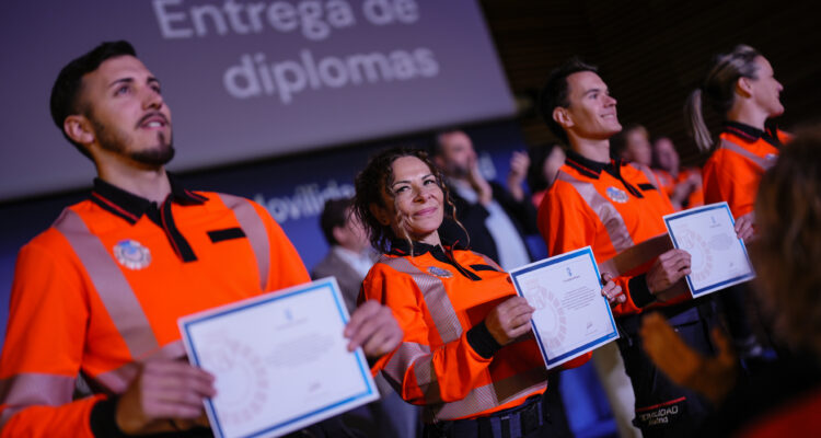 Acto de entrega de diplomas a los nuevos agentes de movilidad