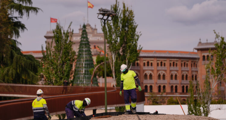 Almeida muestra las obras de Parque Ventas a autoridades y representantes de una treintena de ciudades iberoamericanas