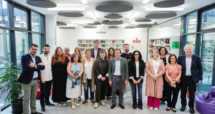 El alcalde de Madrid, José Luis Martínez-Almeida, en la inauguración de la Biblioteca Pública Municipal Benjamín Palencia