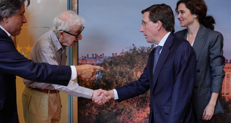 El alcalde de Madrid, José Luis Martínez-Almeida, en la presentación del rodaje de la próxima película de Woody Allen