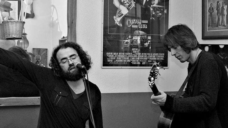 El poeta Joaquín Fernández de Silva y el guitarrista Óscar Gómez Urrea 