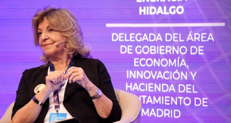 La delegada de Economía, Innovación y Hacienda ha participado en el Foro Tecnológico Global, organizado por la AEC