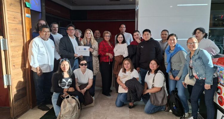 La concejala Nadia Álvarez en la Ruta Gastronómica 2026 de Ciudad Lineal