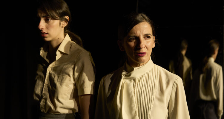 Imagen promocional de 'Duermen bajo las aguas'